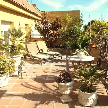 Apartment Sleeps 6 With Air Con And Wifi