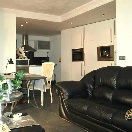 Sleeps 6 With Air Con And Wifi Lloret de Mar