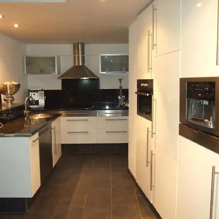 Sleeps 6 With Air Con And Wifi Apartament Lloret de Mar